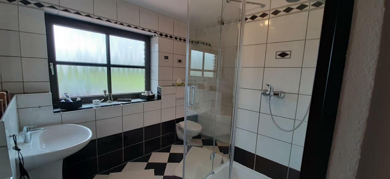 Mauritzburg Apartment Krefeld Bagian luar foto